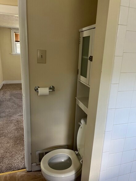 Building Photo - 435 31st St SW