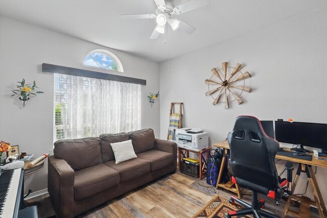 Building Photo - 108 Shumard Dr