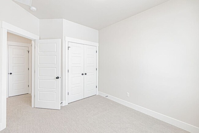 Building Photo - BRAND NEW TOWNHOME IN SUGAR CITY 3 BED 2.5 BATH AND 2 STALL GARAGE