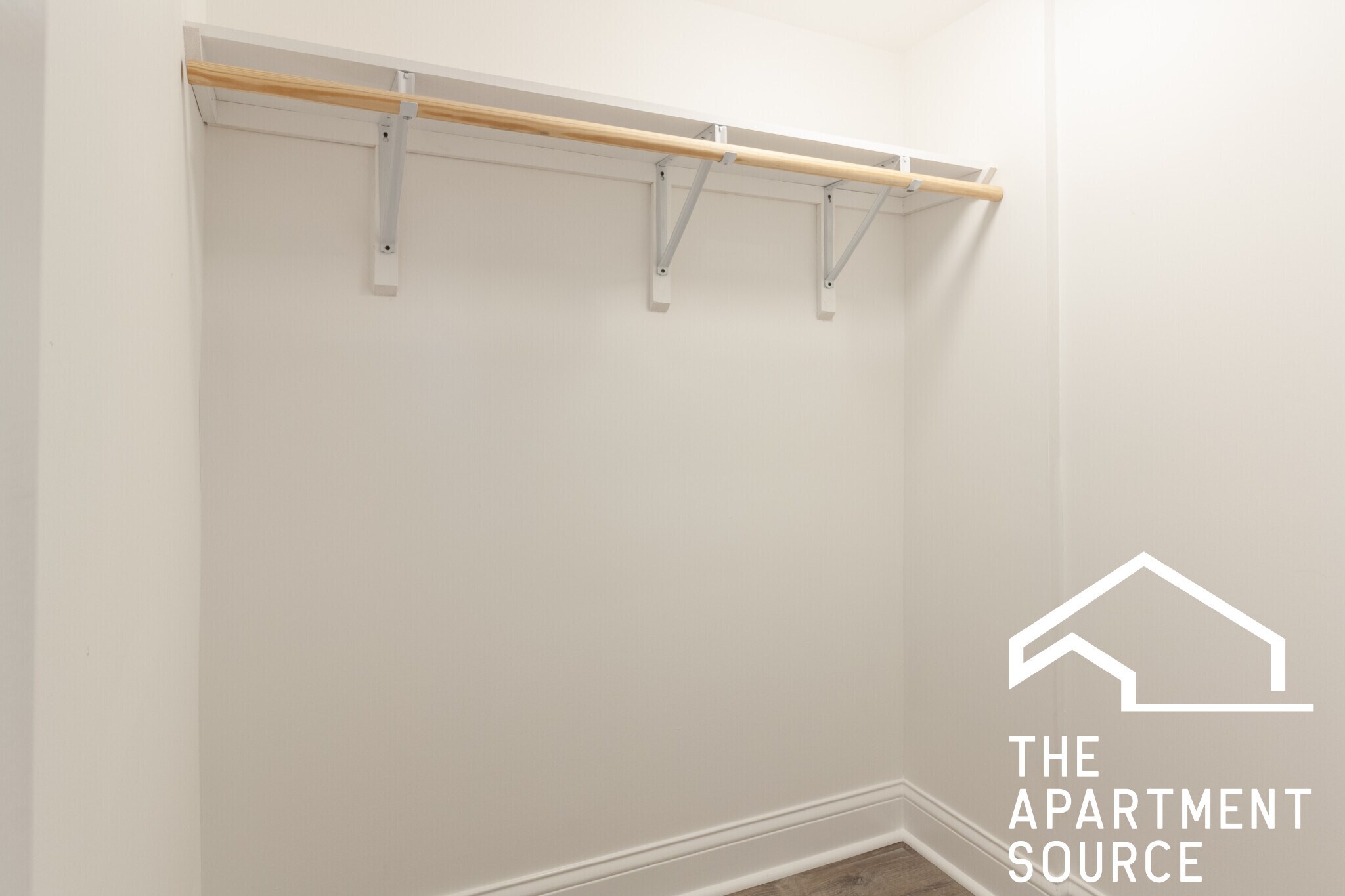 Building Photo - 856 W George St