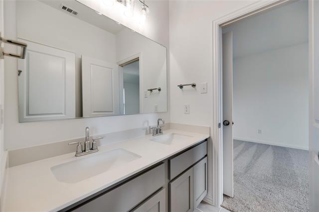 Building Photo - 2209 Grassland Ave