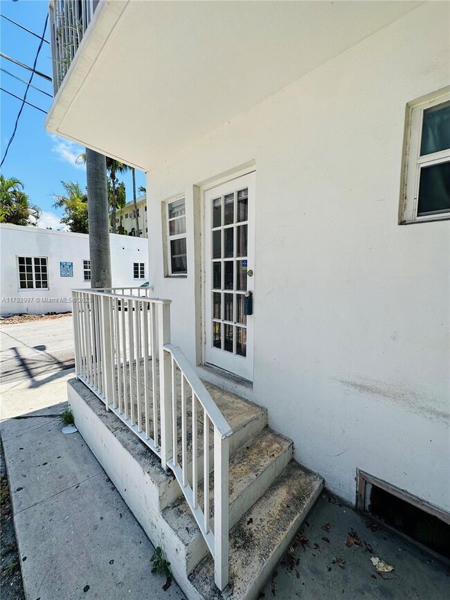 Building Photo - 911 Meridian Ave