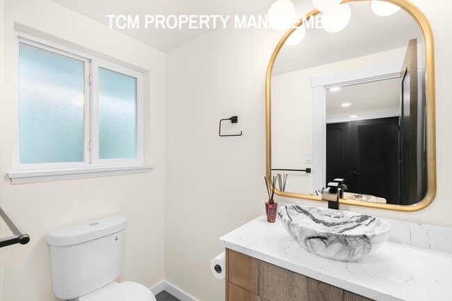 Building Photo - 1121 E Guiberson St