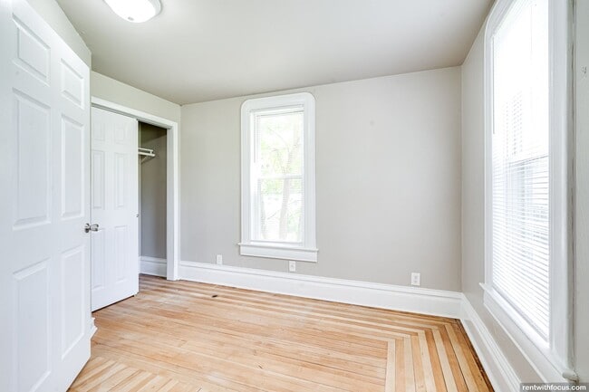 Building Photo - 2726 W Spencer St