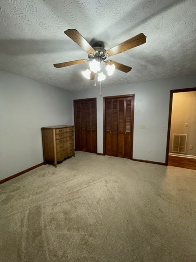 Building Photo - City of Maryville 37803 - 3 bedroom, 2 bat...