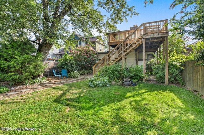Building Photo - 204 S Bayly Ave