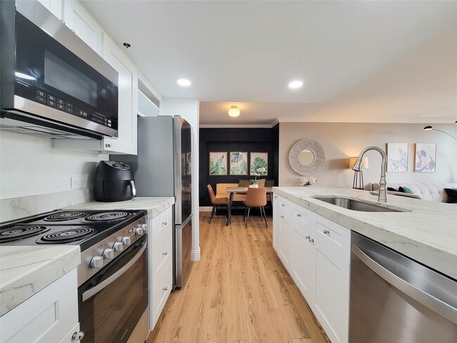 Building Photo - 3525 Sage Rd