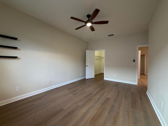 Building Photo - 9491 SW Merlin Ct