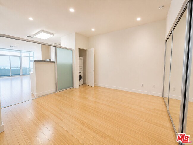 Building Photo - 3810 Wilshire Blvd