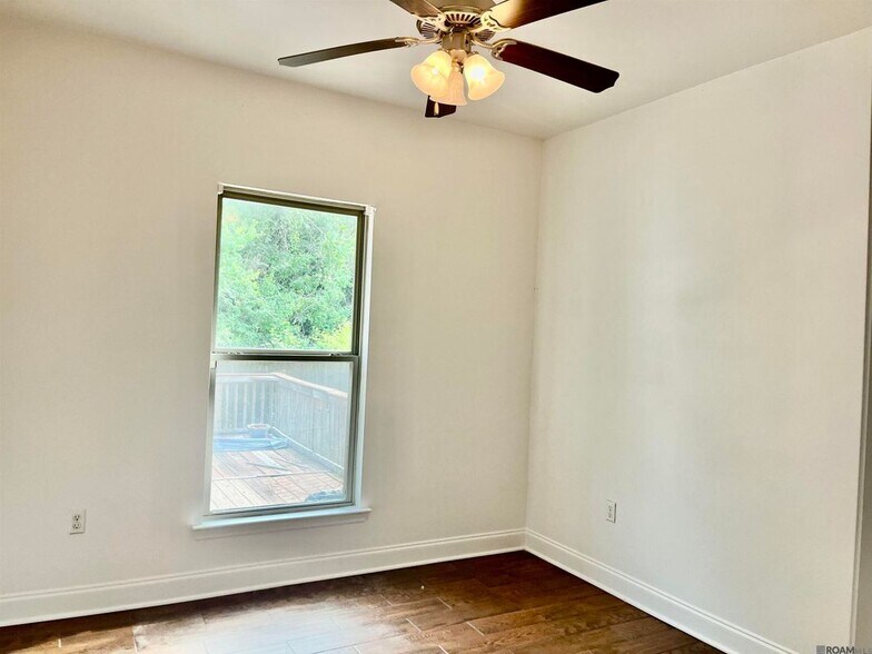 Building Photo - 10836 Field Pointe Dr