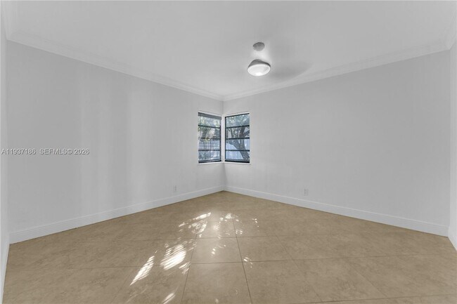 Building Photo - 5208 NE 5th Ave