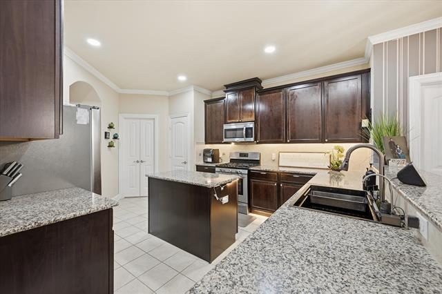 Building Photo - 3713 Wrexham St