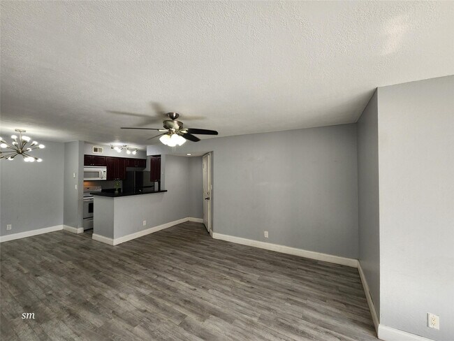 Building Photo - 2736 S University Dr