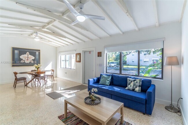 Building Photo - 12344 NE 9th Ave