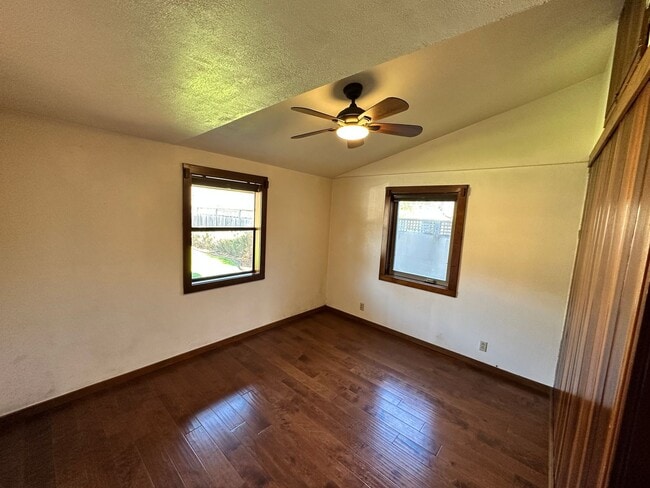 Building Photo - Sunny Fieldbrook 2 Bedroom House – Cat Friendly