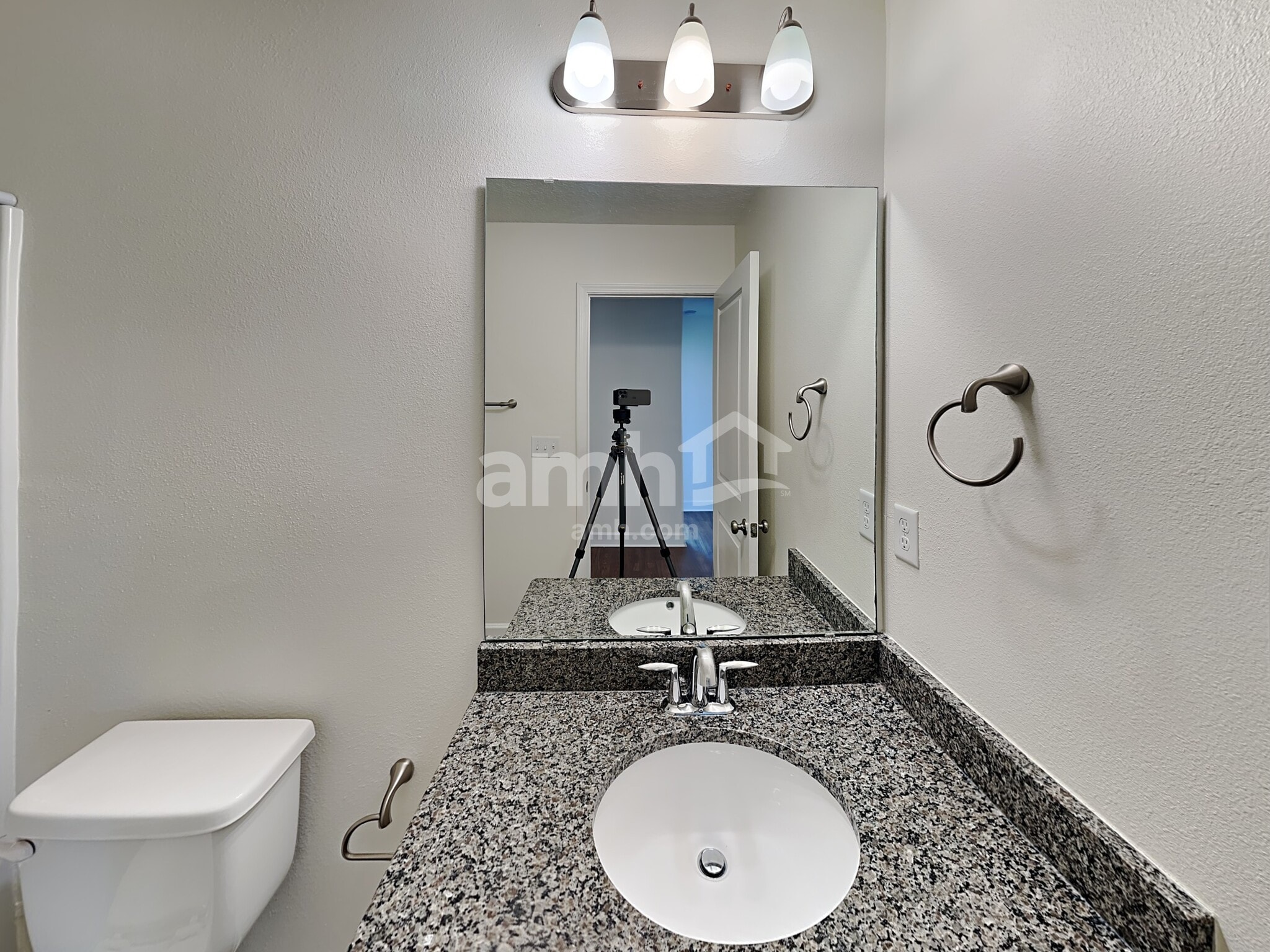 Building Photo - 3084 Creek Village Ln