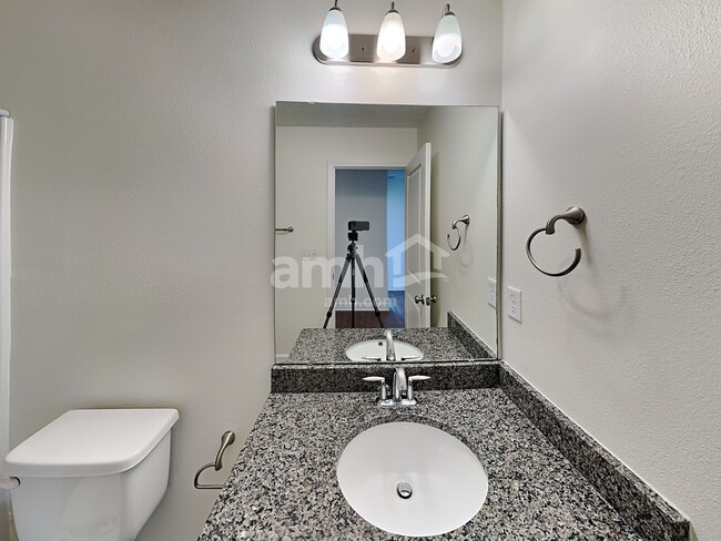 Building Photo - 3084 Creek Village Ln