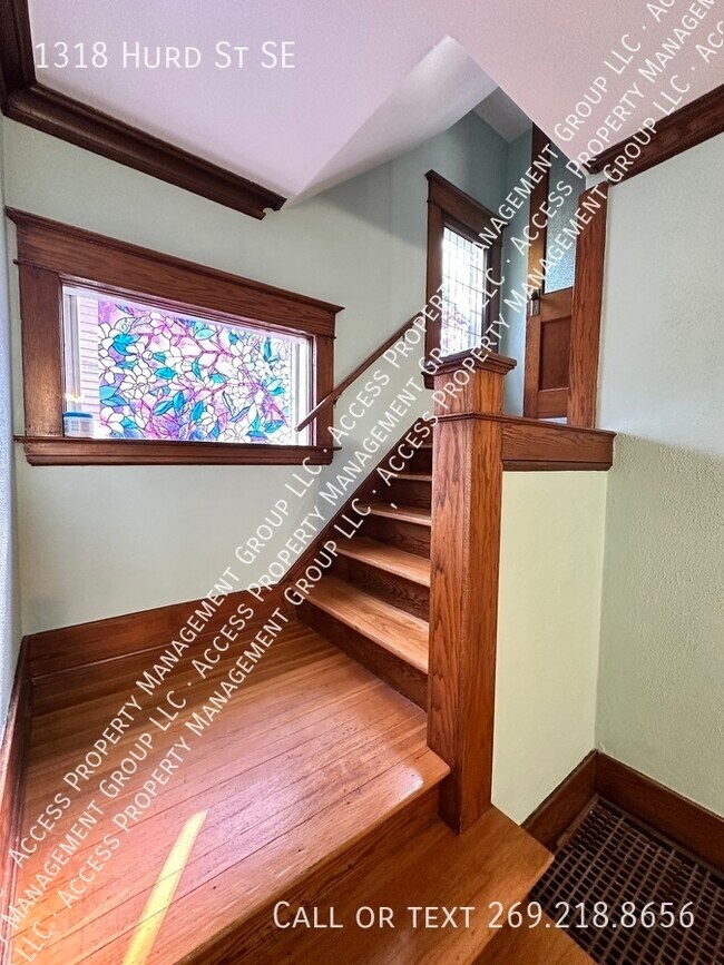 Building Photo - Eastown Three Bedroom Clean Home