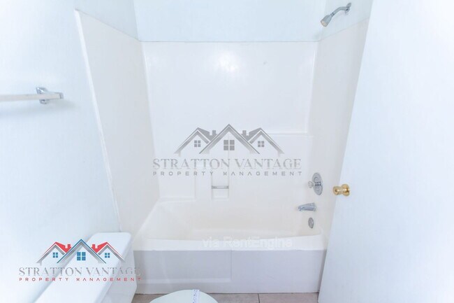 Building Photo - 1831 W Mulberry Dr