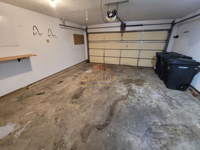Building Photo - 2103 Bridgewater Cir
