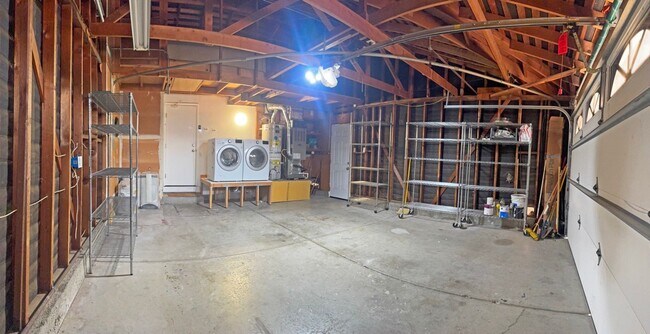 Building Photo - Gorgeous Large Milpitas Home located in a ...