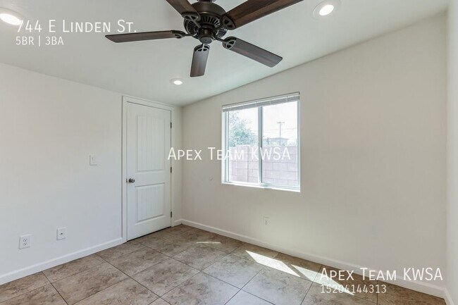 Building Photo - 744 E Linden St