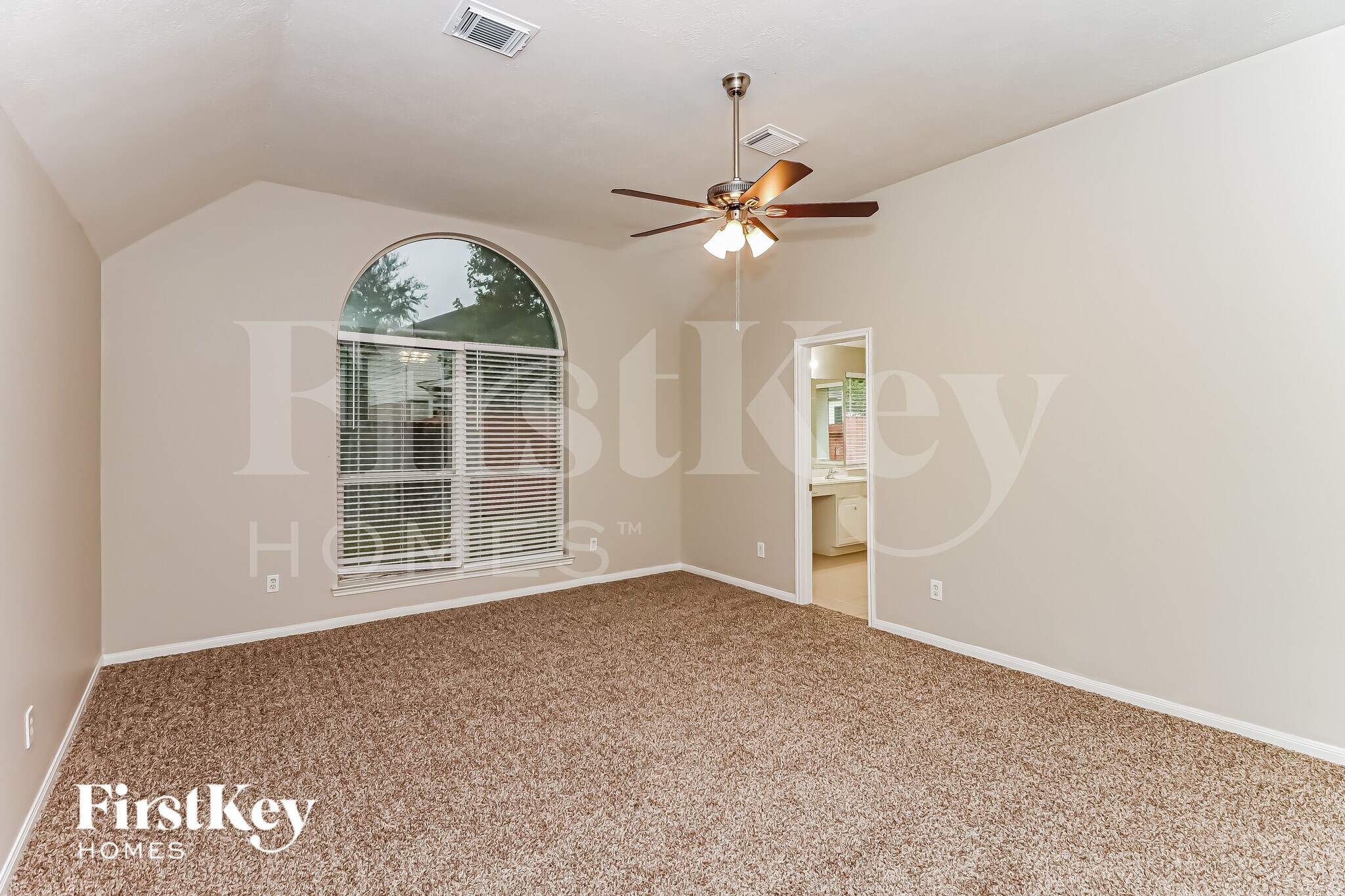 Building Photo - 11026 Seminole Spring Ln
