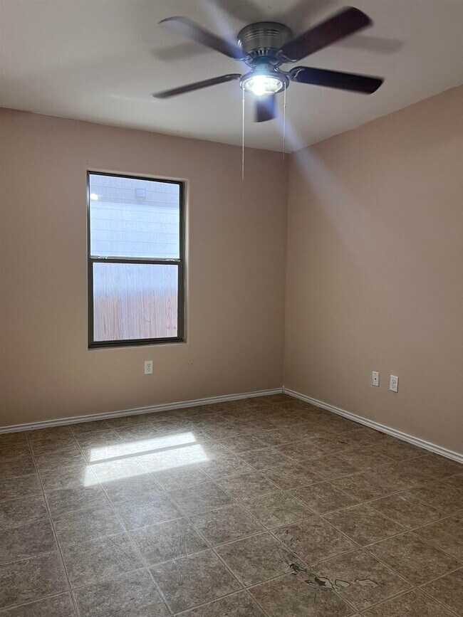 Building Photo - 14119 Fawn Dr