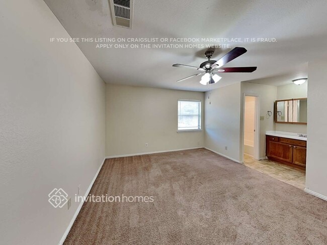 Building Photo - 1229 N Creek Dr