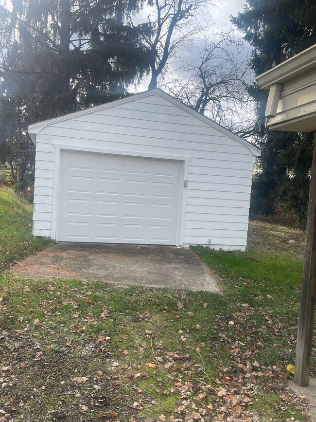 Building Photo - 1539 Wakefield Ave