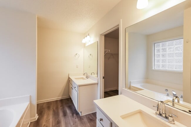 Building Photo - 173 Revolutionary Dr