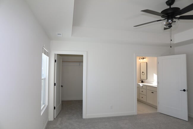 Building Photo - 4400 Royal County Rd