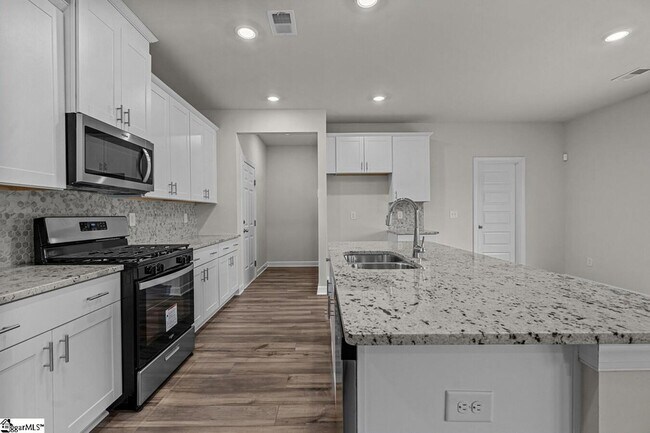 Building Photo - 403 Redear Rd