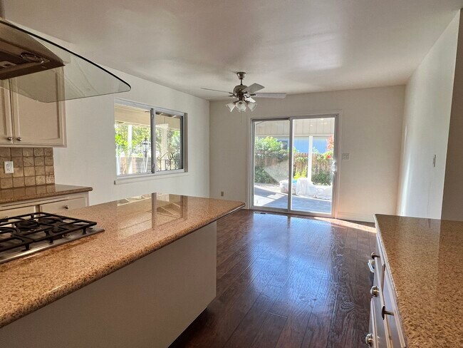 Building Photo - 4425 Las Encinitas Dr