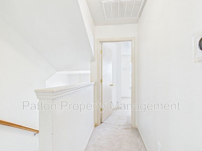 Building Photo - 1111 Pikes Peak Dr