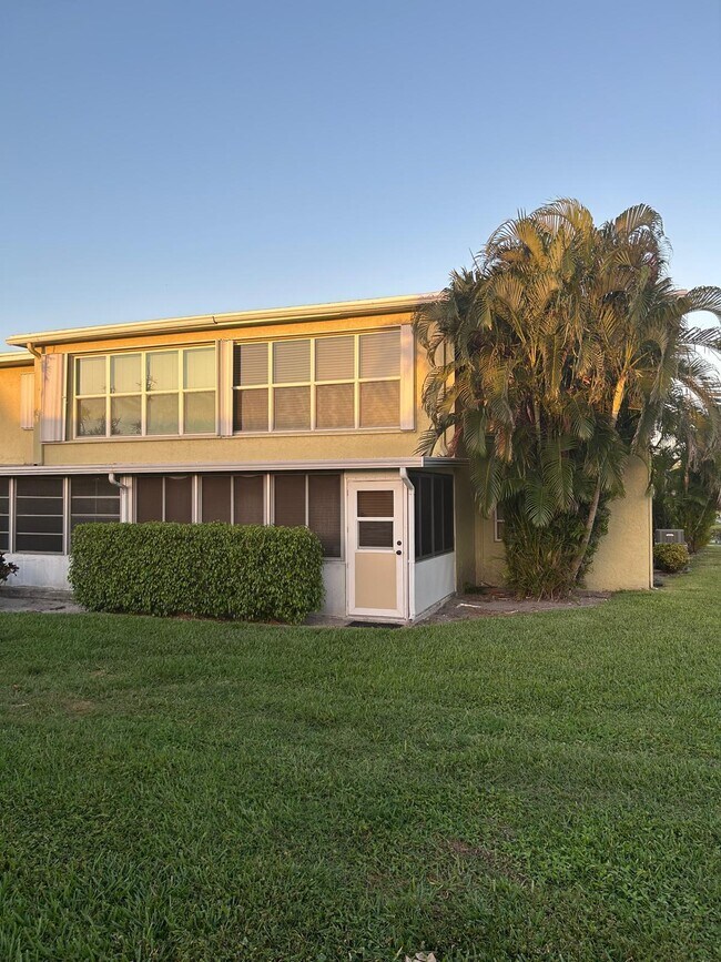 Building Photo - 1041 Orange Terrace