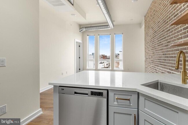 Building Photo - 2401 Frankford Ave