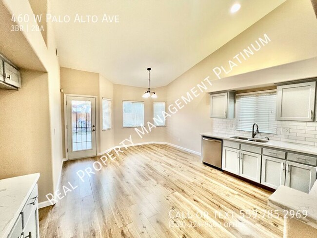 Building Photo - $2,295 Herndon & Willow 3 Bedroom with 3 C...