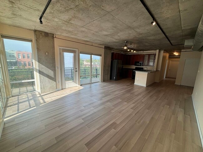 Building Photo - 1475 Delgany St