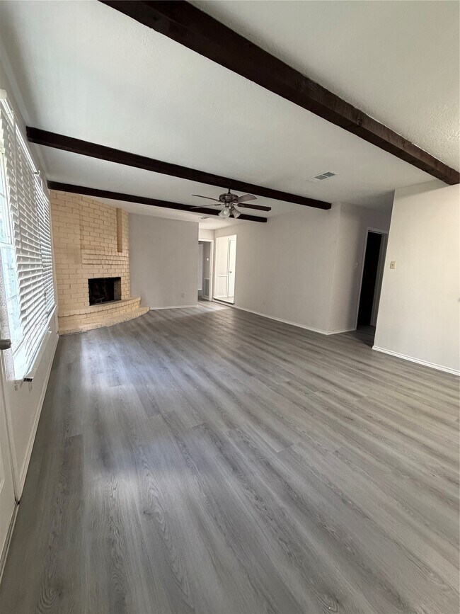 Building Photo - 6618 McCullum Rd