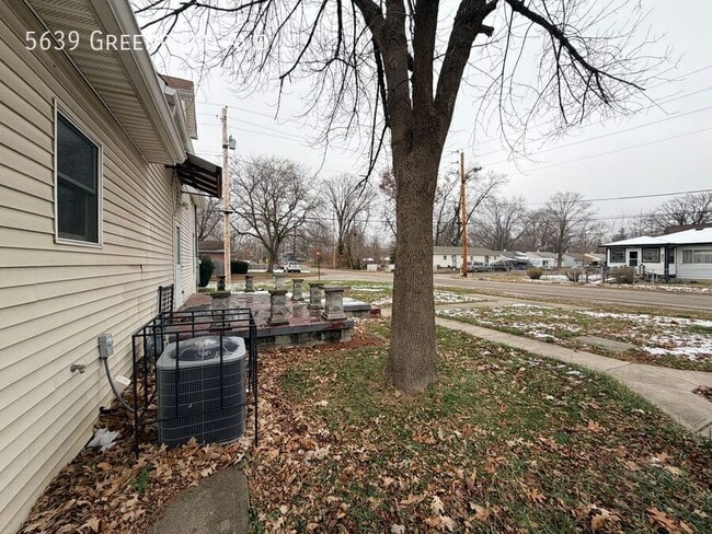 Building Photo - 5639 Greenfield Ave