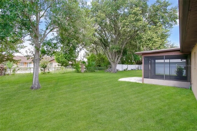 Building Photo - 405 Long Dr