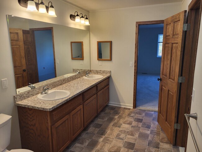 Building Photo - 11719 21 Mile Rd