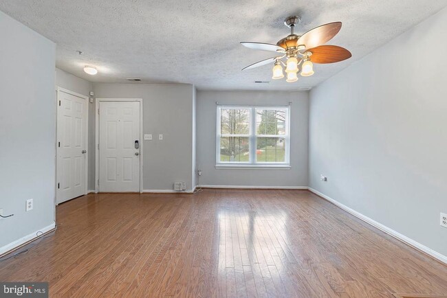 Building Photo - 8926 Mallard Ct