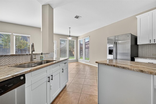 Building Photo - 2606 Waterbrook Ln