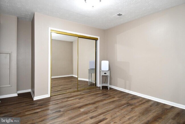 Building Photo - 16500 Sioux Ln