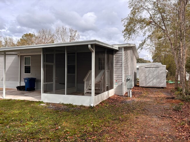 Building Photo - 3/2 Brooksville Located in Sylvan Grove 55...