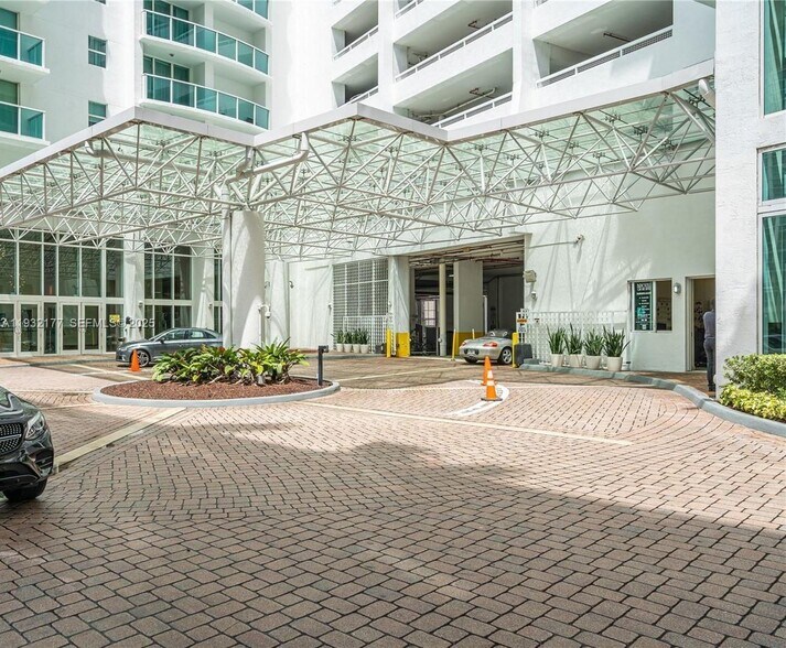 Building Photo - 31 SE 5th St