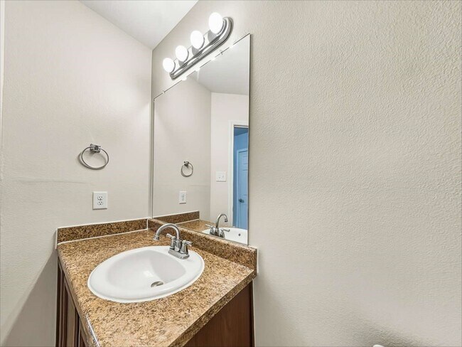 Building Photo - 5907 Deep S Dr