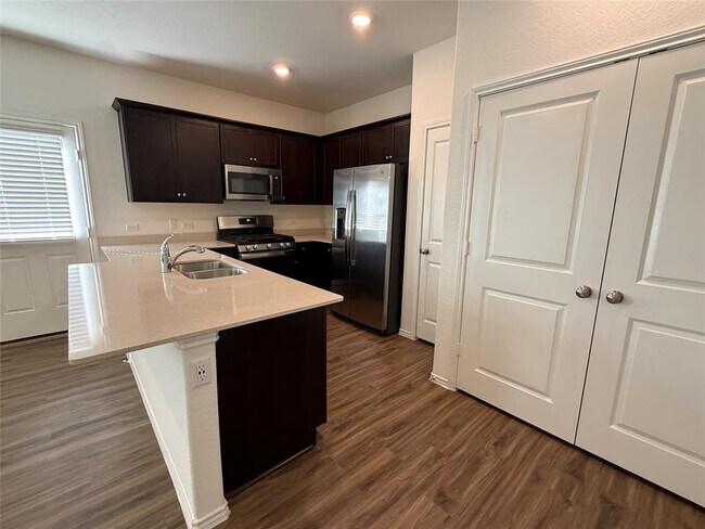 Building Photo - 905 Big Rocky Bend